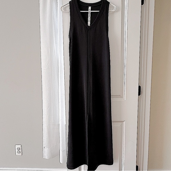 Lululemon Dress NWT! Size 4 - Picture 4 of 11